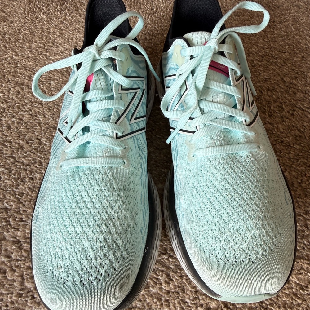 New Balance 1080 Freshfoam Women's Sneakers - Picture 2 of 5